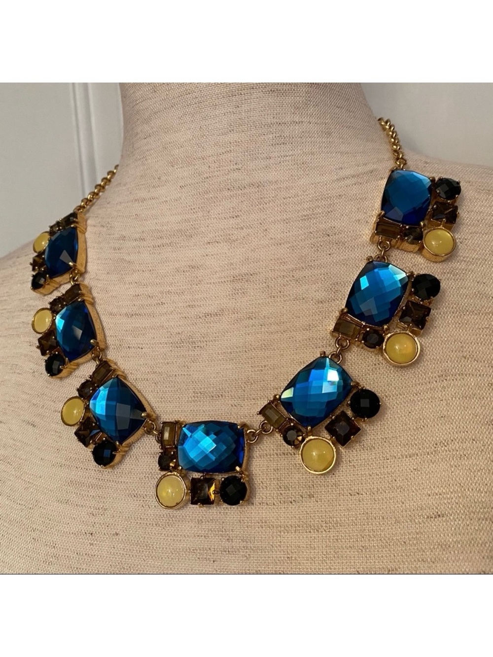 KATE SPADE NECKLACE GOLD STATEMENT BLUE FACETED GEM MEDALLIONS 20”